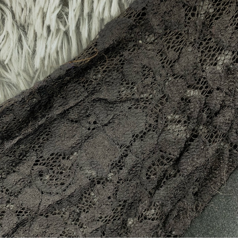 BKE Buckle Sweatshirt Lounge Womens Large Black Lace Sleeves - Picture 10 of 10